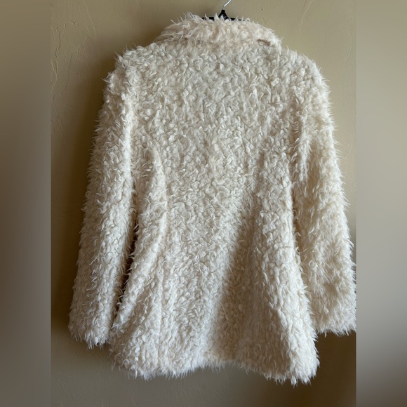 Gianni Bini Cream Teddy Faux Fur Jacket - Picture 3 of 10